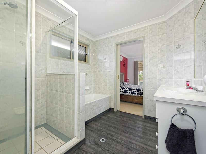 30 Mountain Blue Drive, Kallangur QLD 4503