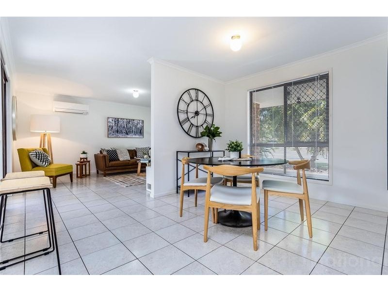 11 Flamingo Drive, Albany Creek QLD 4035