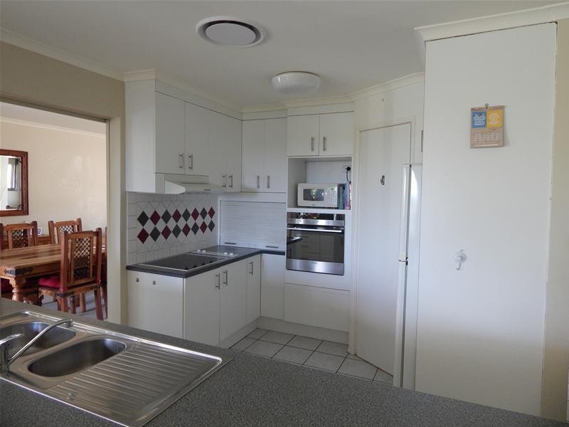 7 Atoll Crescent, Eatons Hill QLD 4037