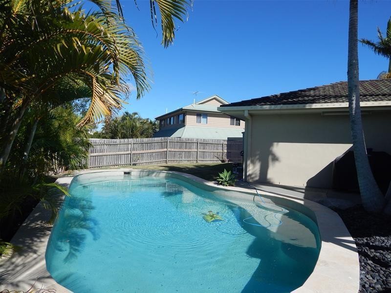 7 Atoll Crescent, Eatons Hill QLD 4037