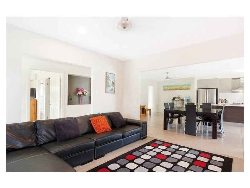 5 Silver Rock Court, Glass House Mountains QLD 4518