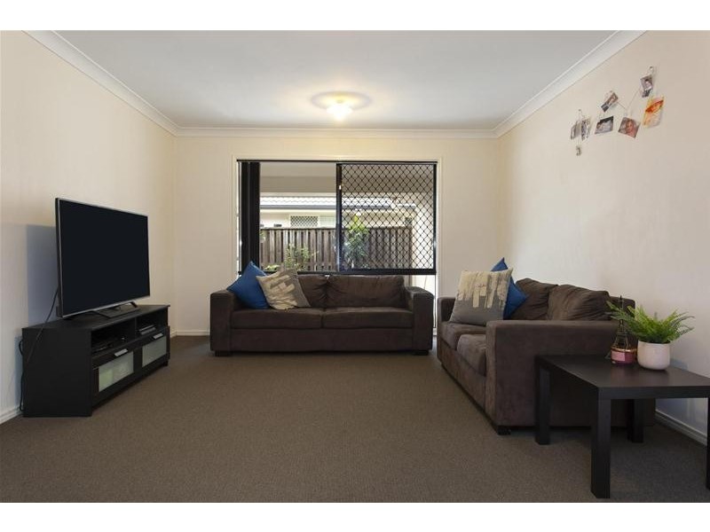 15 Crossing  Drive, Eatons Hill QLD 4037