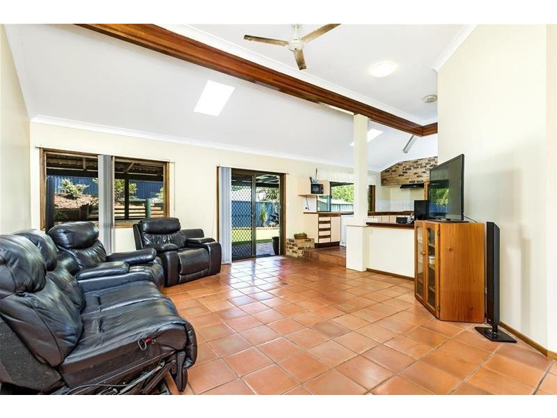 6 Flamingo Drive, Albany Creek QLD 4035