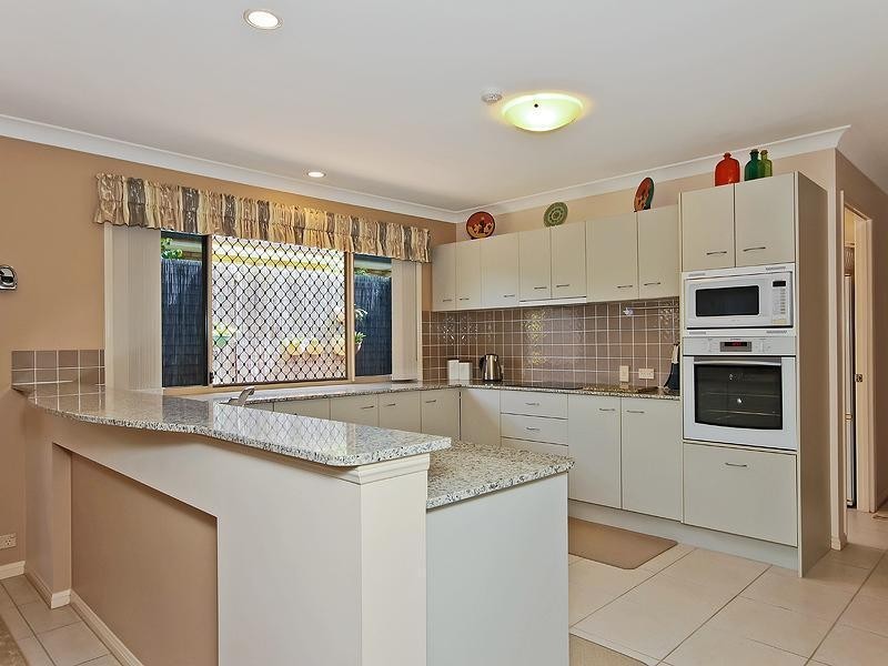 17 Cabarita Crescent, Eatons Hill QLD 4037