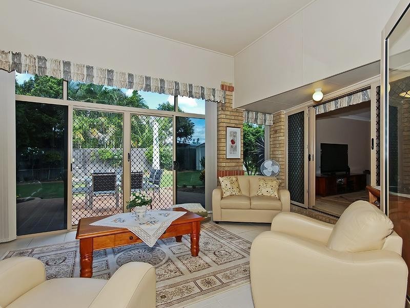 17 Cabarita Crescent, Eatons Hill QLD 4037