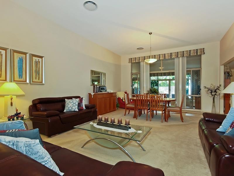 17 Cabarita Crescent, Eatons Hill QLD 4037