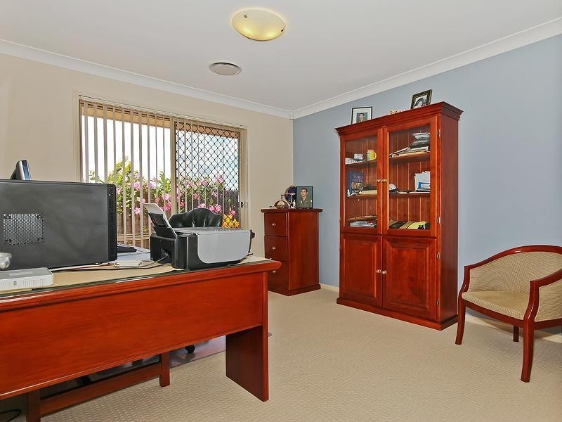 17 Cabarita Crescent, Eatons Hill QLD 4037