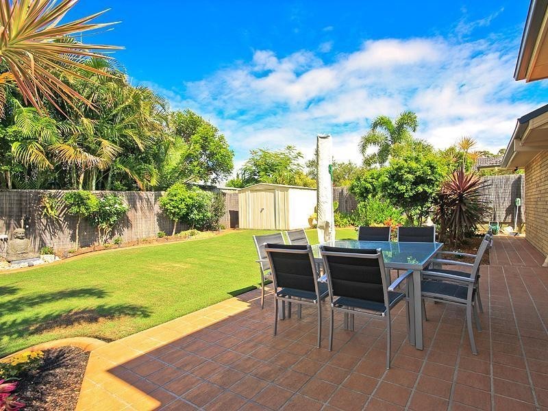 17 Cabarita Crescent, Eatons Hill QLD 4037