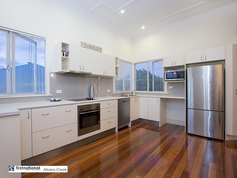 16 Centre Street, Aspley QLD 4034