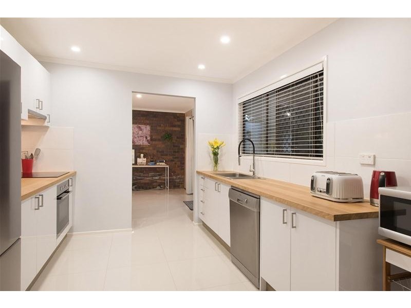 17 Strathford Avenue, Albany Creek QLD 4035