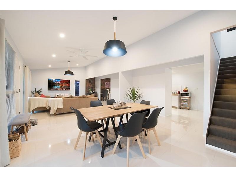 17 Strathford Avenue, Albany Creek QLD 4035