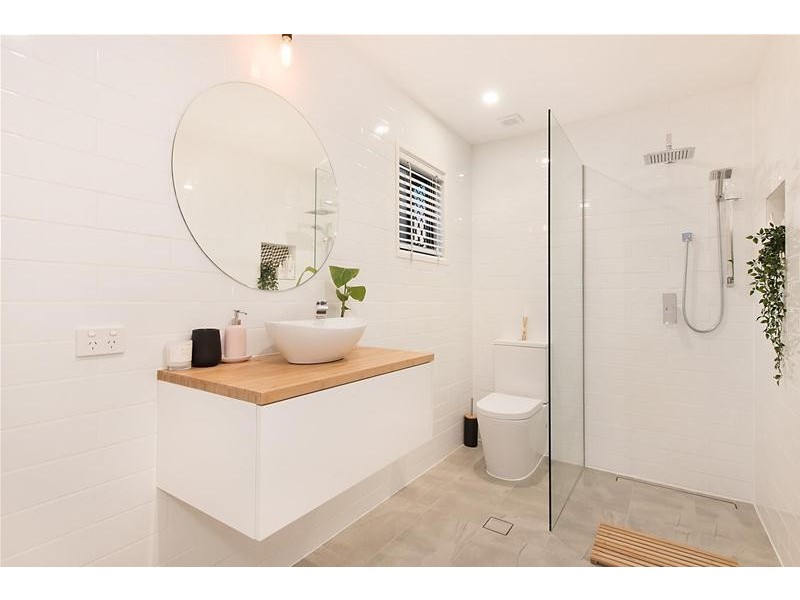 17 Strathford Avenue, Albany Creek QLD 4035