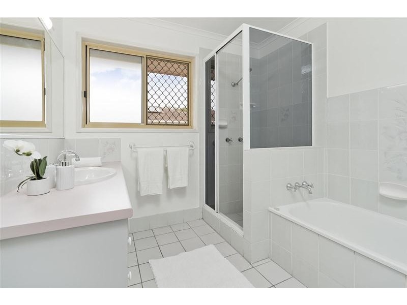 42 Daniel Drive, Albany Creek QLD 4035