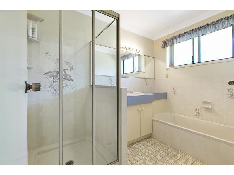 1 Daniel Drive, Albany Creek QLD 4035