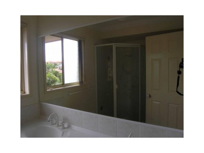 17 Granada Drive, Eatons Hill QLD 4037