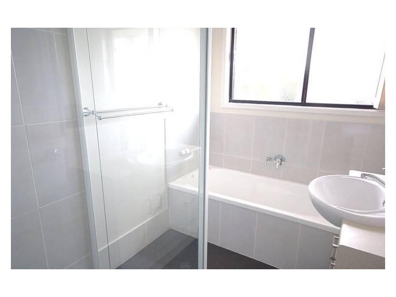 2/118 Samsonvale Road, Strathpine QLD 4500