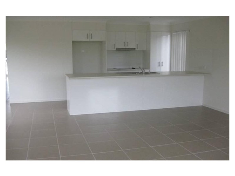 10 Petronas Street, North Lakes QLD 4509