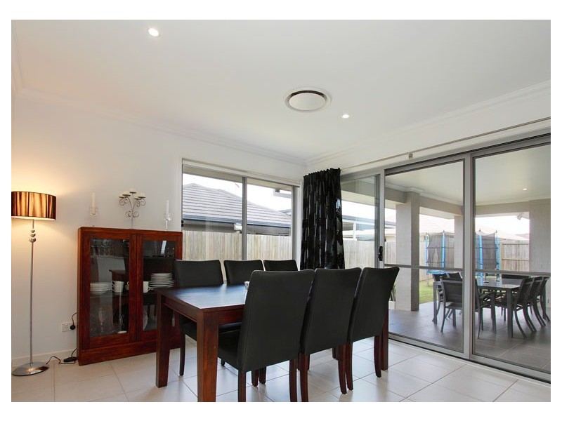 4 Carrybridge Close, Warner QLD 4500