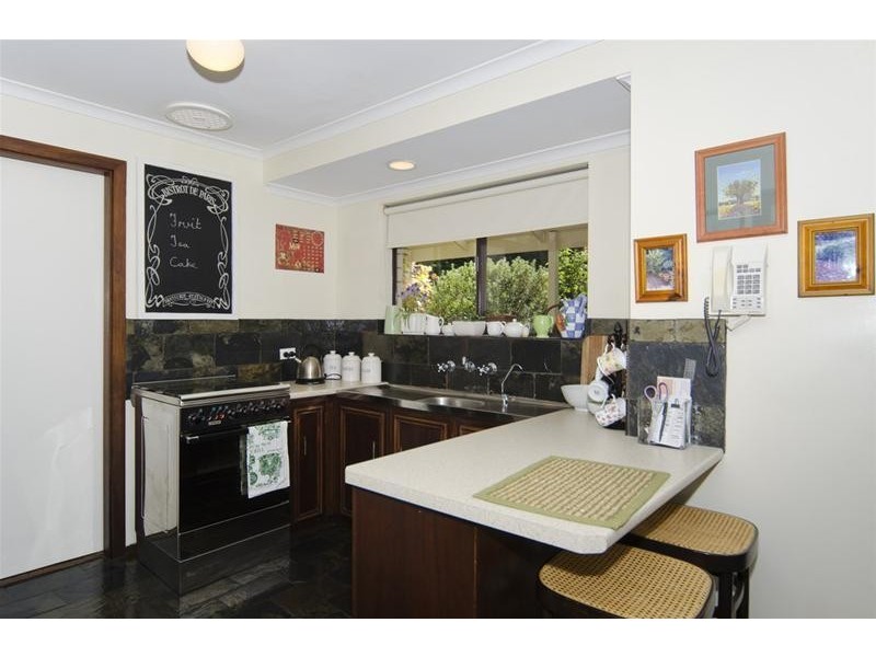 15 Lawson Road, Happy Valley SA 5159