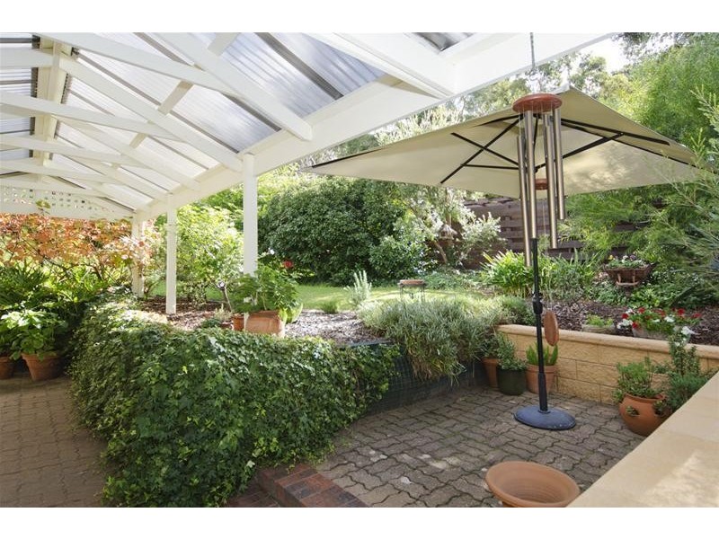 15 Lawson Road, Happy Valley SA 5159