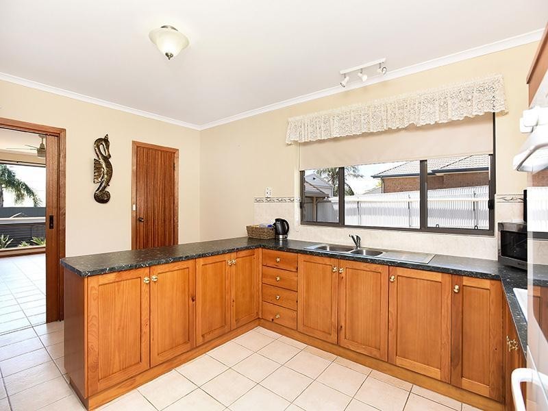 19 Aberdeen Street, Sellicks Beach SA 5174