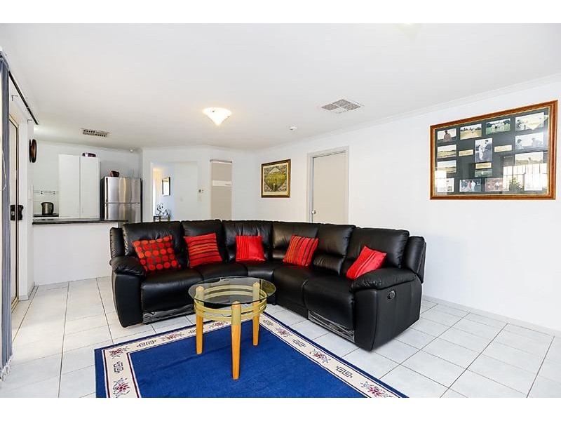 4 Mundulla Avenue, Woodcroft SA 5162