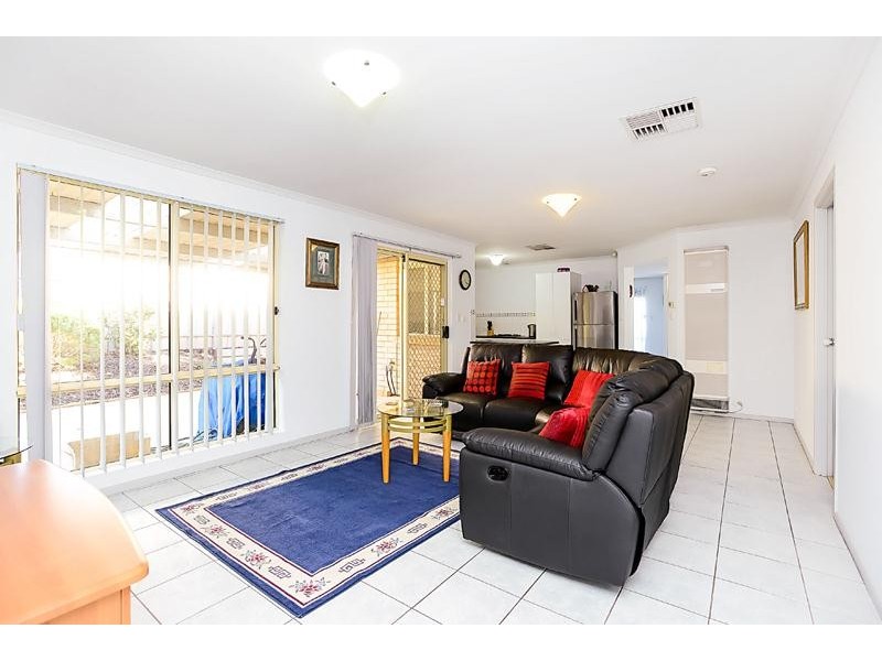 4 Mundulla Avenue, Woodcroft SA 5162