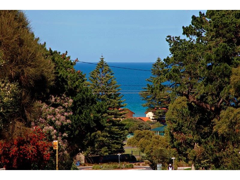 14a Griffiths Drive, Moana SA 5169