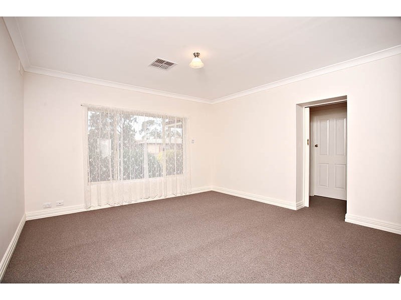 33 Capeview Crescent, Hackham SA 5163