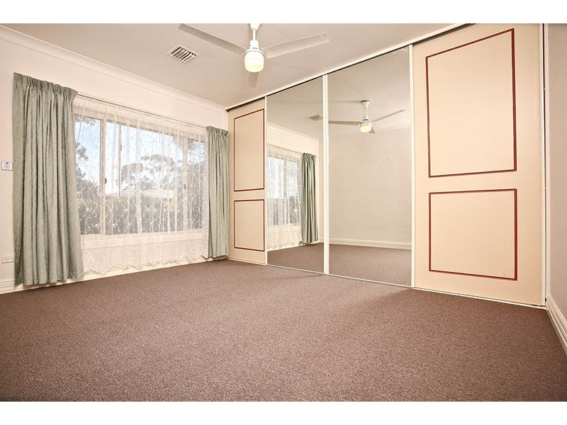 33 Capeview Crescent, Hackham SA 5163