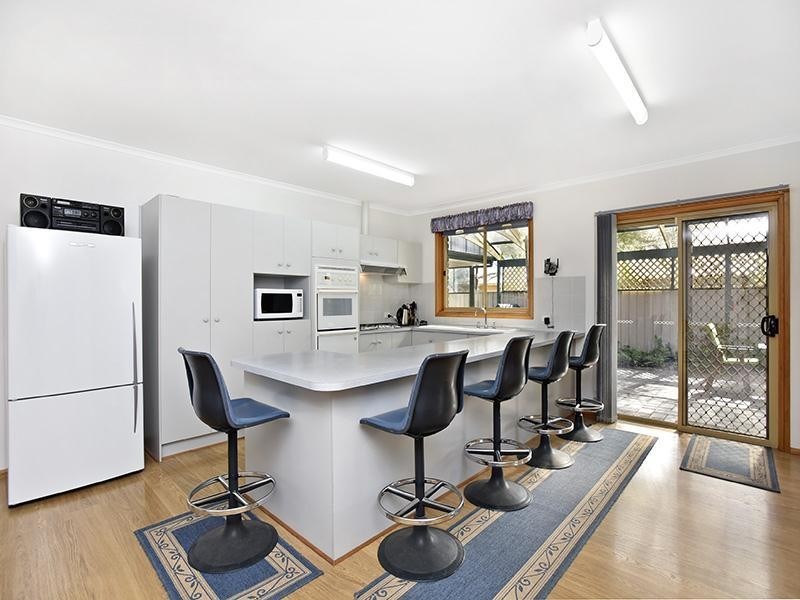 7 Elberry Close, Moana SA 5169