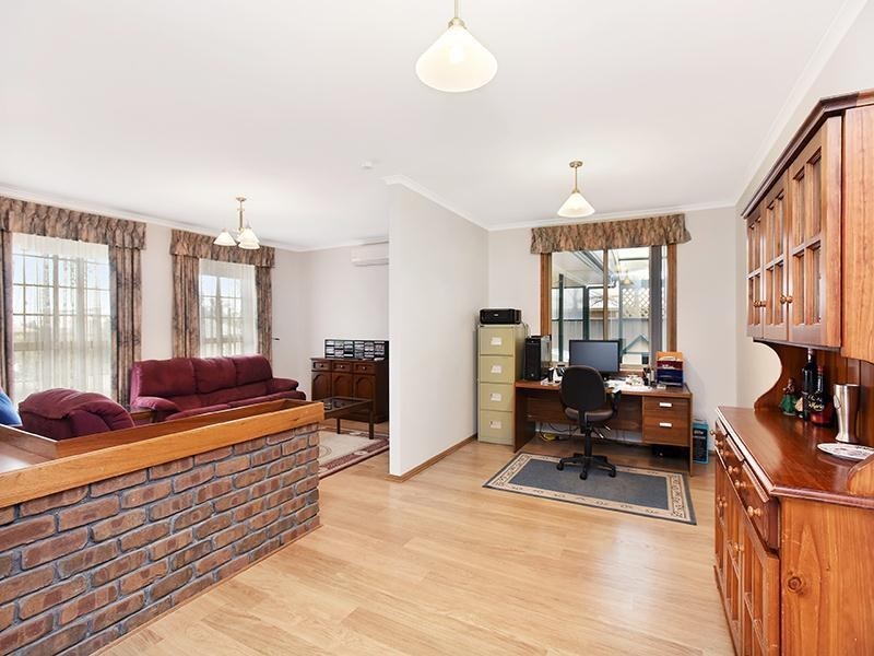 7 Elberry Close, Moana SA 5169