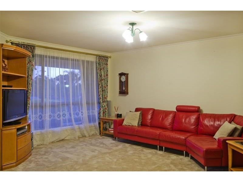 2 Wooding Avenue, Woodcroft SA 5162