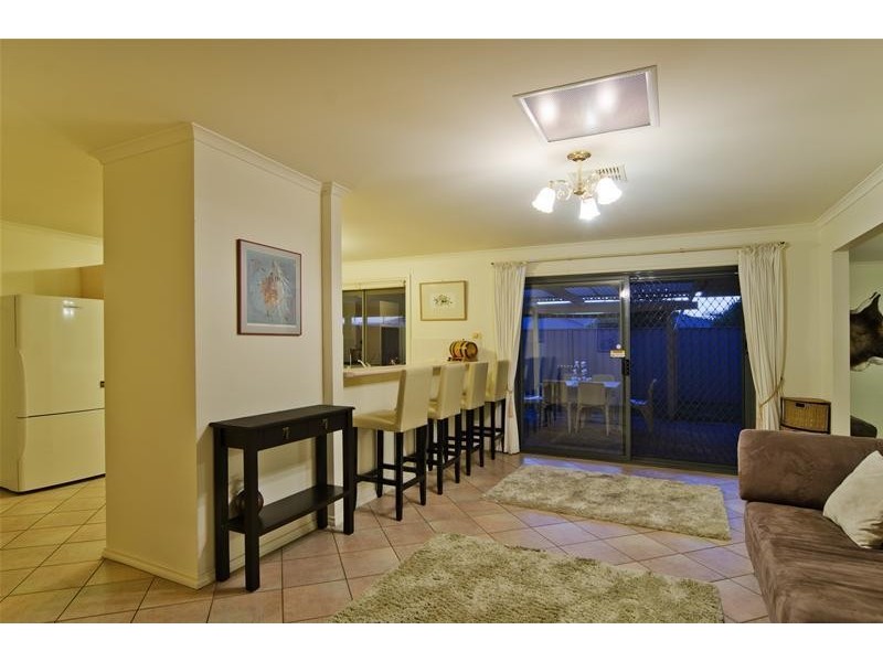 2 Wooding Avenue, Woodcroft SA 5162