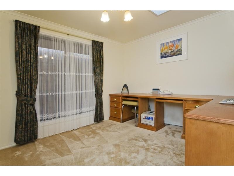 2 Wooding Avenue, Woodcroft SA 5162