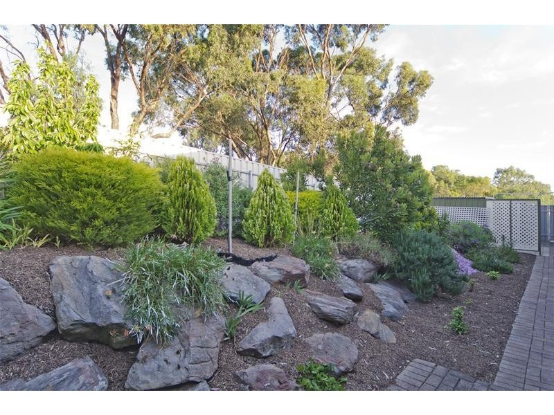 2 Wooding Avenue, Woodcroft SA 5162