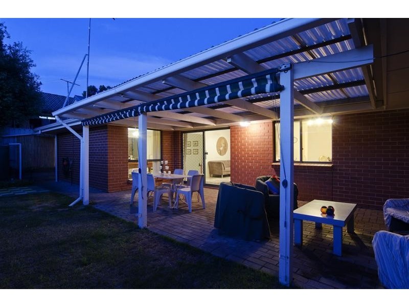 2 Wooding Avenue, Woodcroft SA 5162