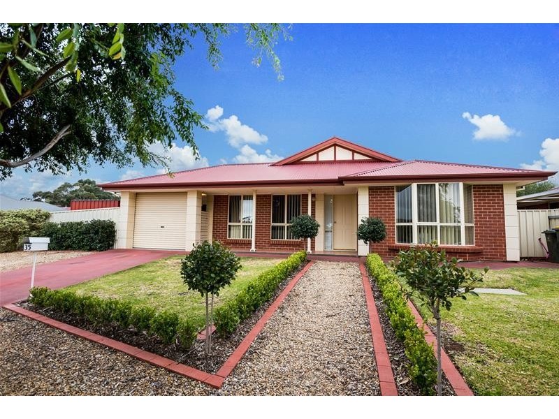 35 Evelyn Sturt Drive, Willunga SA 5172