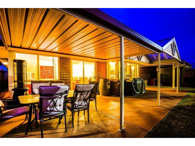 35 Evelyn Sturt Drive, Willunga SA 5172