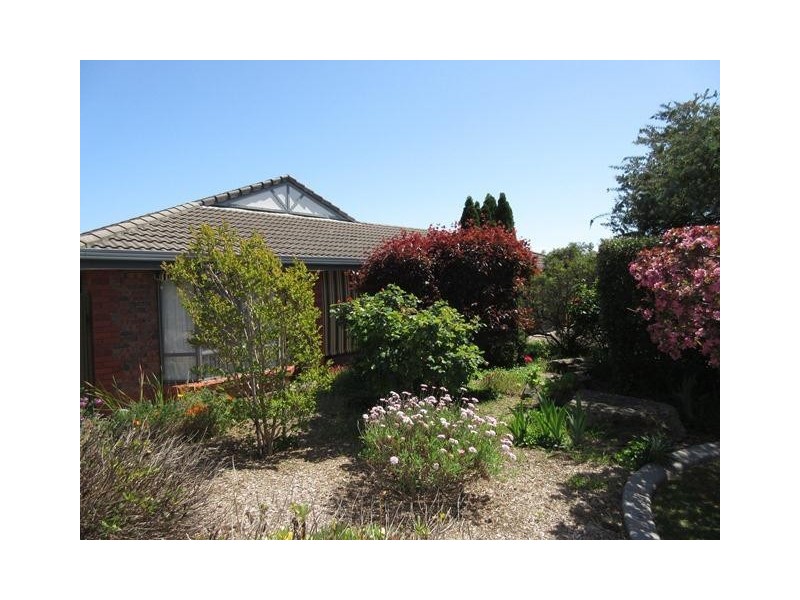 8 Herbert Allan Way, Willunga SA 5172