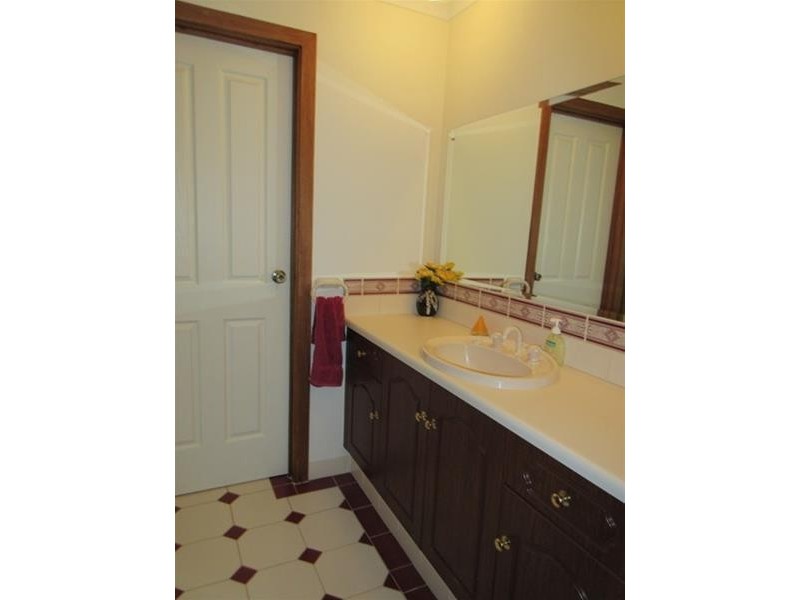 8 Herbert Allan Way, Willunga SA 5172