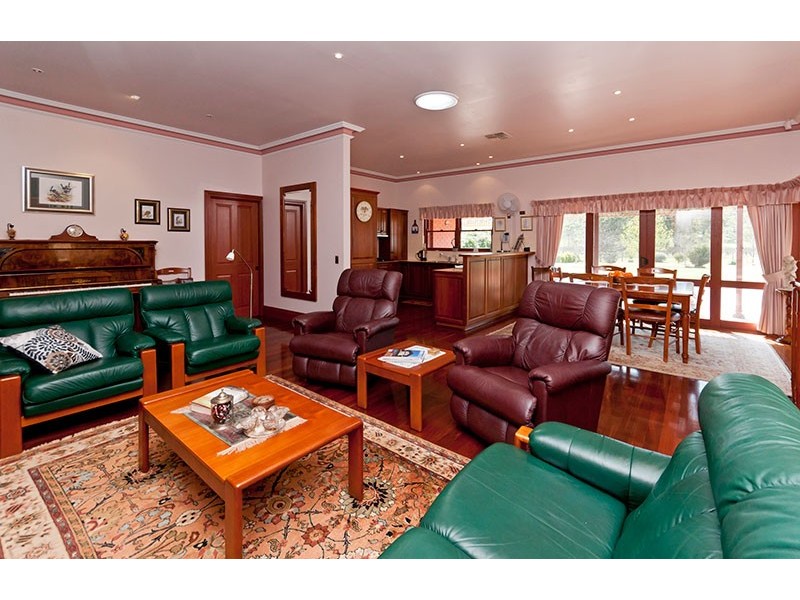 9 Semmens Road, Mclaren Vale SA 5171