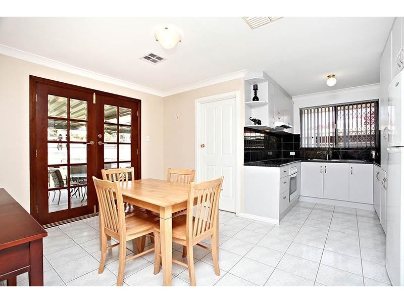 16 Jenner Street, Morphett Vale SA 5162