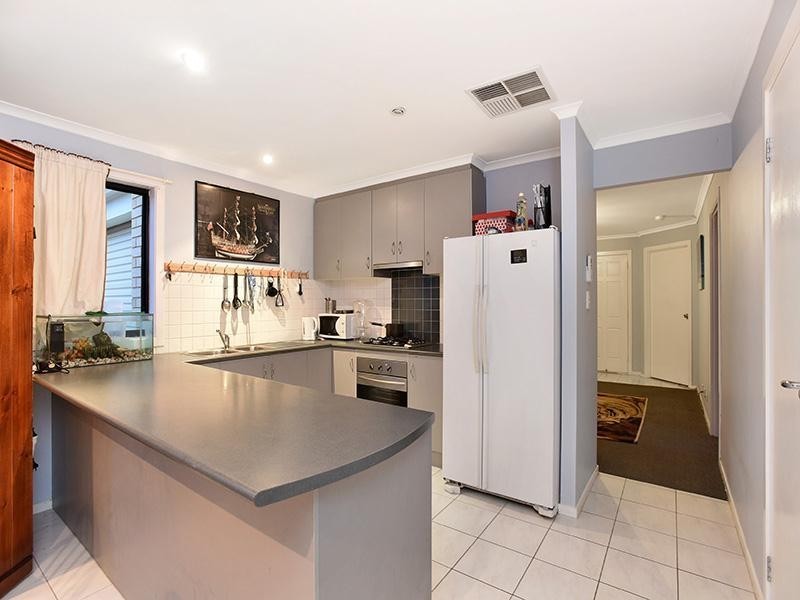 15 Blue Bay Avenue, Aldinga Beach SA 5173