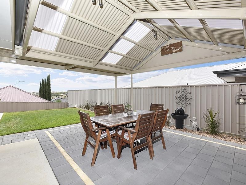 17 Daintree Drive, Seaford Rise SA 5169