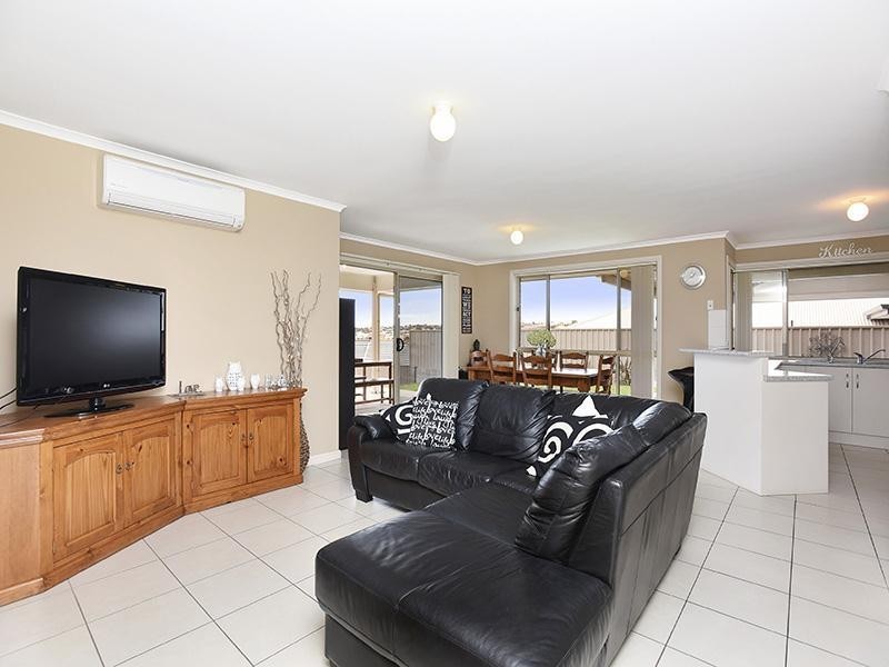 17 Daintree Drive, Seaford Rise SA 5169