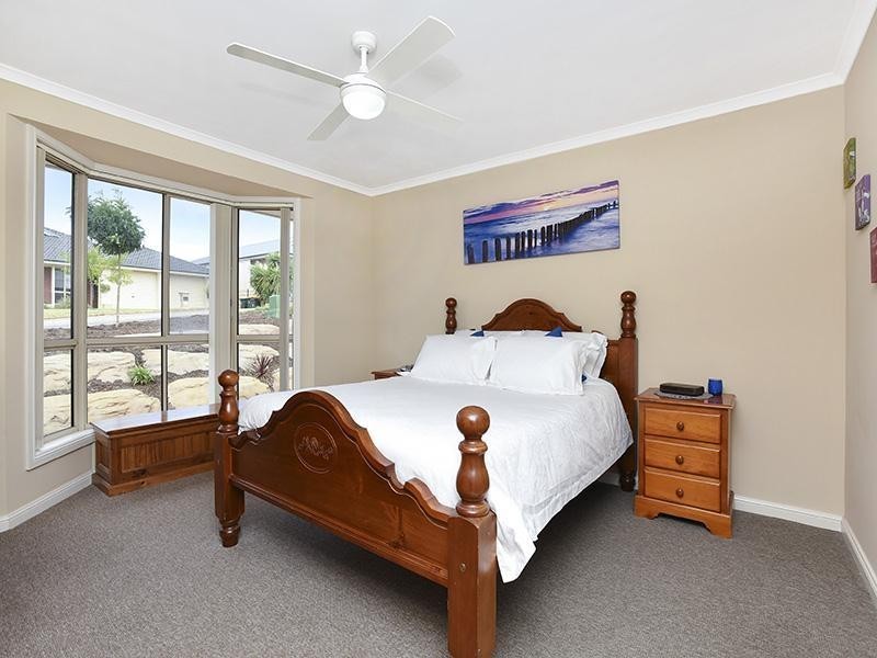 17 Daintree Drive, Seaford Rise SA 5169