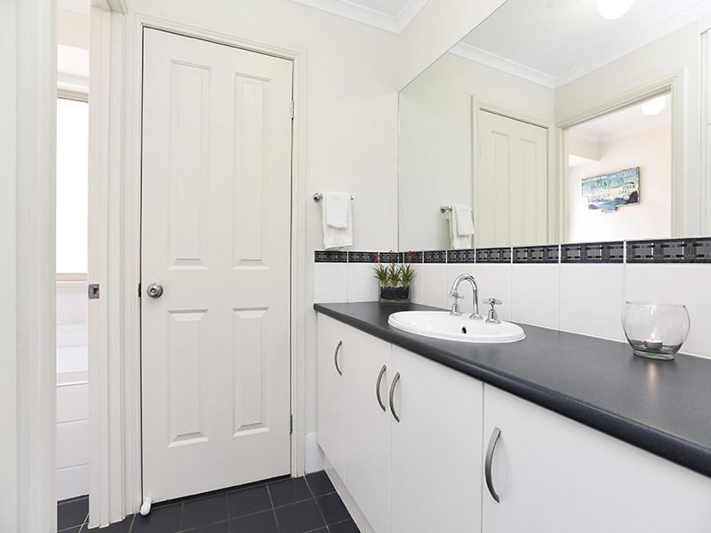 17 Daintree Drive, Seaford Rise SA 5169