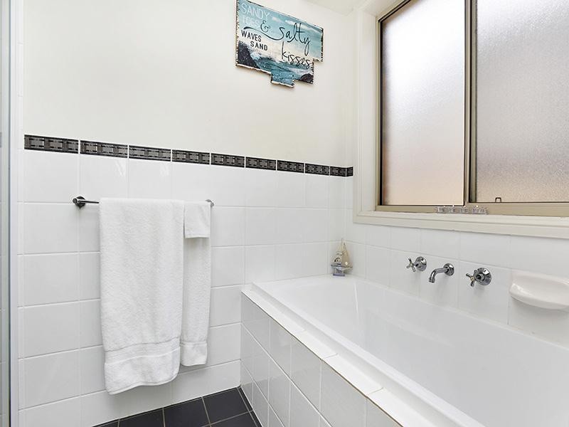 17 Daintree Drive, Seaford Rise SA 5169