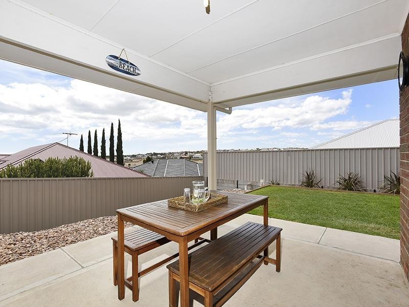 17 Daintree Drive, Seaford Rise SA 5169